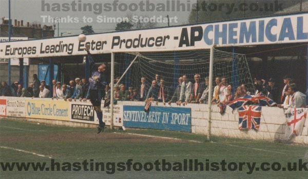 Scene from the 1995 Southern League Cup Final © Simon Stoddart