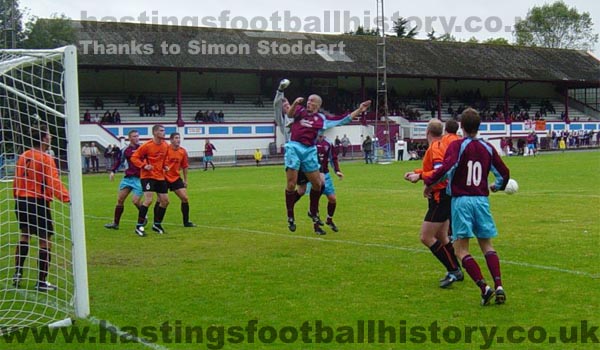 Hastings United vs Mile Oak - 2003-04 © Simon Stoddart